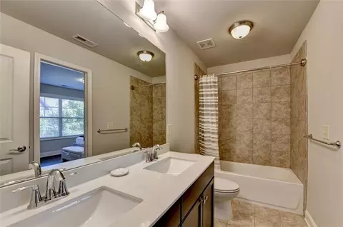 Bath - 4335 Bellview Ln, Duluth, GA 30097 photo 5 of 5