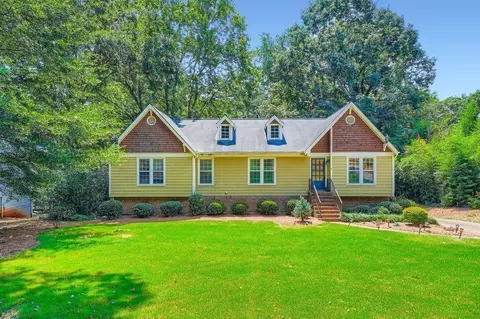 350 Lamplighter Ln SE, Marietta, GA 30067