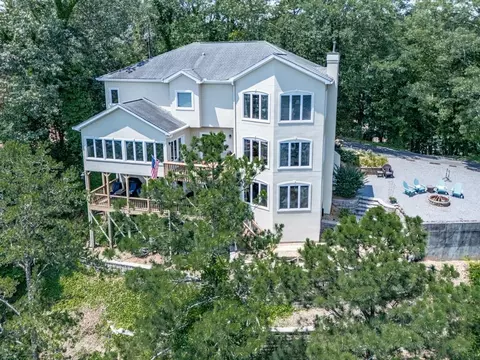 7560 Island Mill Rd, Acworth, GA 30102