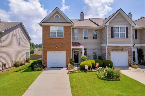 176 Oak Green Dr, Lawrenceville, GA 30044