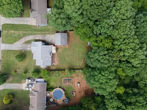 130 Country Side Dr, Senoia, GA 30276
