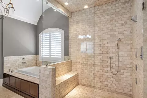 Bath - 4317 Oglethorpe Loop NW, Acworth, GA 30101 photo 6 of 11