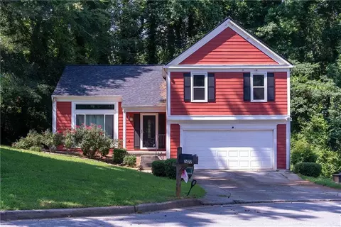 7472 Woods Ct, Lithonia, GA 30058
