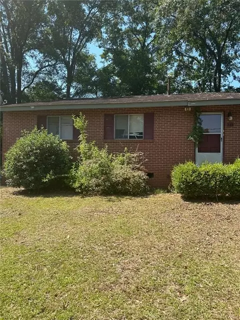 123 SE Lee Dr SE, Milledgeville, GA 31061