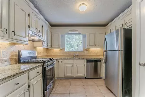 5383 Forest East Ln, Stone Mountain, GA 30088 photo 8