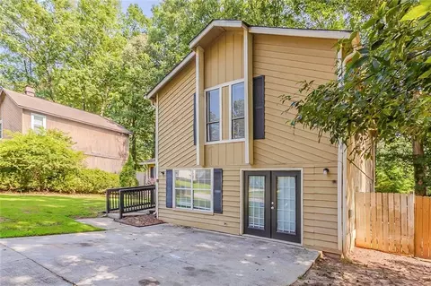 5383 Forest East Ln, Stone Mountain, GA 30088 photo 2