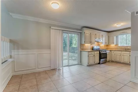 5383 Forest East Ln, Stone Mountain, GA 30088 photo 10