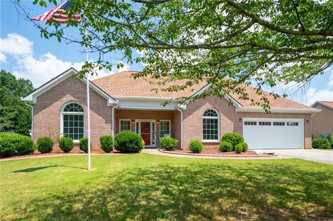 60 Legend Creek Ln, Douglasville, GA 30134