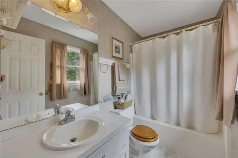 Bath - 39 Hobson Ct, Jasper, GA 30143 photo 2 of 2