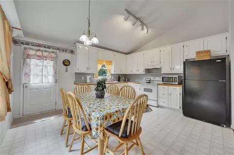 Kitchen - 39 Hobson Ct, Jasper, GA 30143 photo 1 of 4