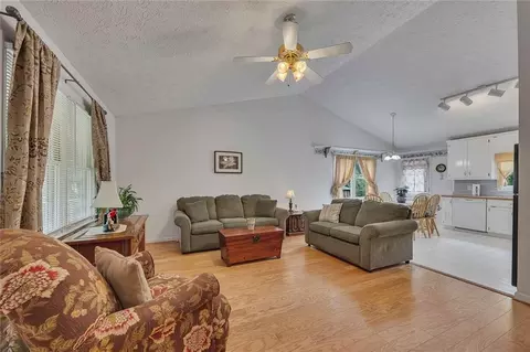 Living - 39 Hobson Ct, Jasper, GA 30143 photo 1 of 2