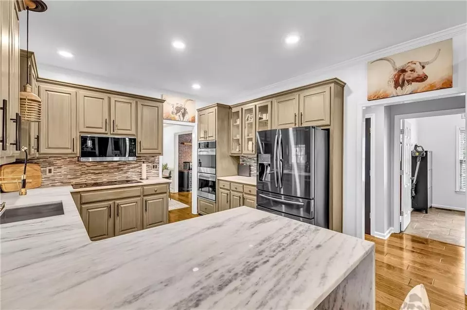Kitchen - 2455 Stonevalley Ln, Cumming, GA 30041 photo 3 of 3