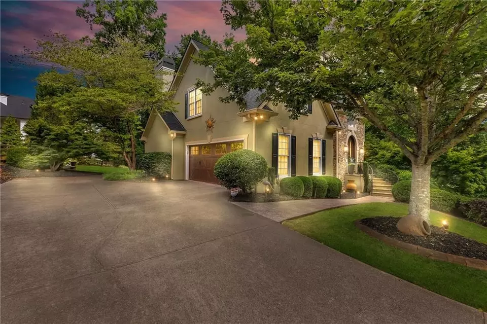 Exterior - 2455 Stonevalley Ln, Cumming, GA 30041 photo 2 of 13