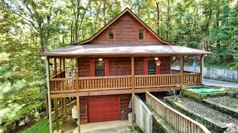 136 Elba Ct, Ellijay, GA 30540