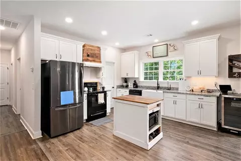 1016 Lord Rd, Commerce, GA 30530 photo 9