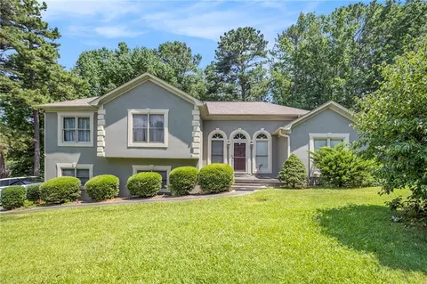 254 Swan Dr, Hiram, GA 30141