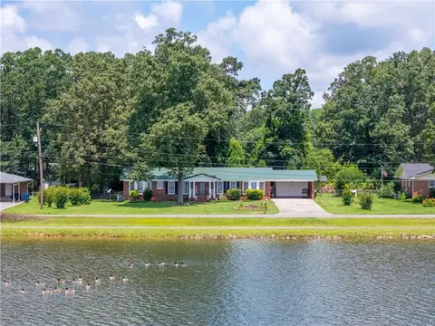 127 Shoreline Dr NW, Rome, GA 30165