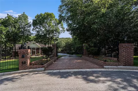 Exterior - 402 Clyde Ct, Mcdonough, GA 30252 photo 13 of 28