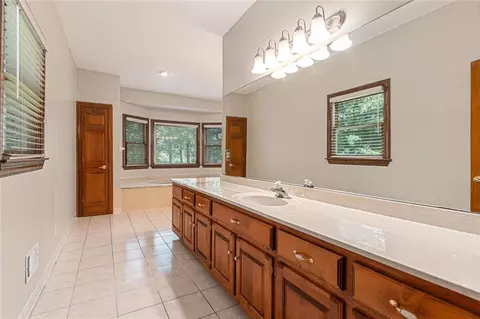 Bath - 402 Clyde Ct, Mcdonough, GA 30252 photo 2 of 8