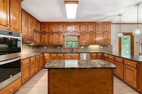 Kitchen - 402 Clyde Ct, Mcdonough, GA 30252 photo 3 of 5