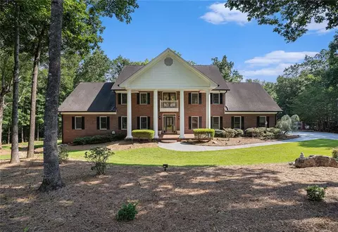 402 Clyde Ct, Mcdonough, GA 30252