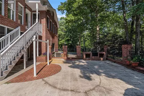 Exterior - 402 Clyde Ct, Mcdonough, GA 30252 photo 9 of 28