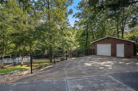 Exterior - 402 Clyde Ct, Mcdonough, GA 30252 photo 11 of 28