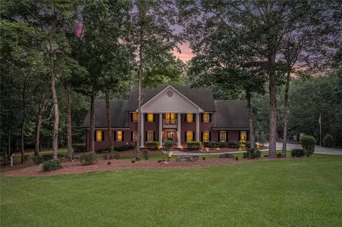Exterior - 402 Clyde Ct, Mcdonough, GA 30252 photo 17 of 28