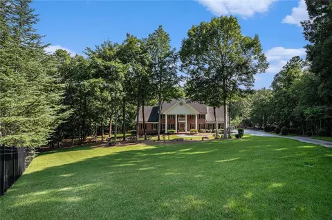 Exterior - 402 Clyde Ct, Mcdonough, GA 30252 photo 15 of 28
