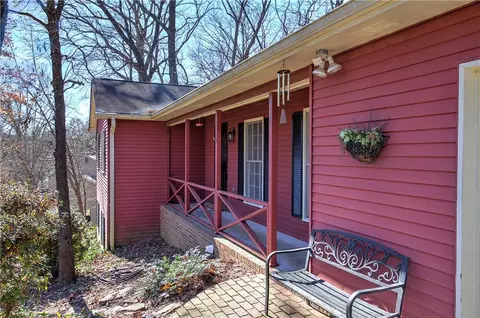 731 Willow Ridge Dr, Marietta, GA 30068