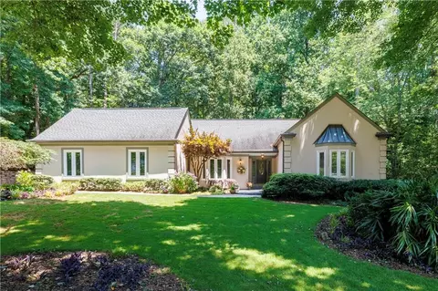 1565 Kings Xing, Smoke Rise, GA 30087