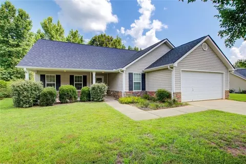 221 Glenview Trl, Griffin, GA 30224