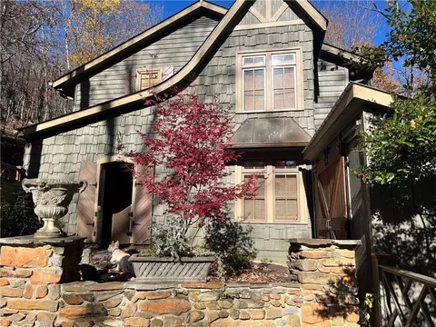 178 Buttercup Ln, Big Canoe, GA 30143