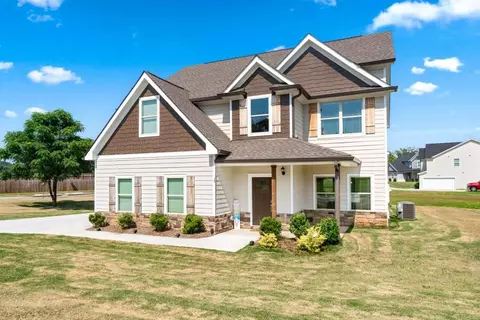 Exterior - 20 Webb Ct, Jefferson, GA 30549 photo 2 of 8