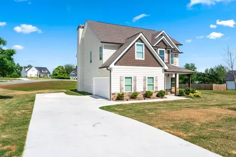 Exterior - 20 Webb Ct, Jefferson, GA 30549 photo 3 of 8