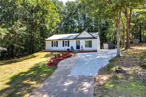 1316 Hickory Cir, Auburn, GA 30011