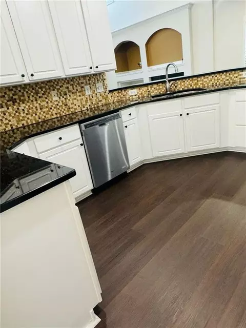 Kitchen - 10770 Glenhurst Pass, Duluth, GA 30097 photo 1 of 2