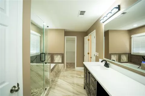 Bath - 10770 Glenhurst Pass, Duluth, GA 30097 photo 3 of 5