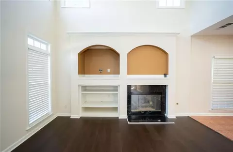 Living - 10770 Glenhurst Pass, Duluth, GA 30097 photo 5 of 5