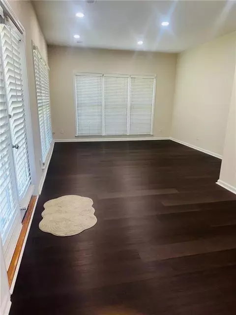 Living - 10770 Glenhurst Pass, Duluth, GA 30097 photo 4 of 5
