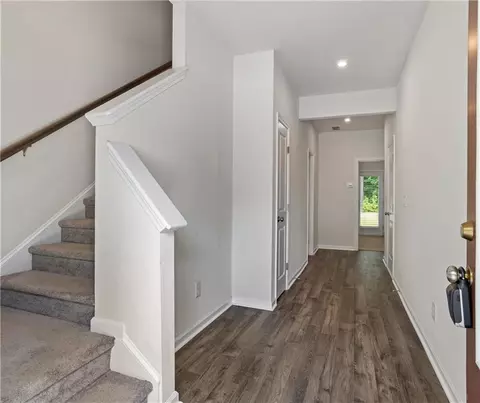 261 Mahone Dr, Lilburn, GA 30047