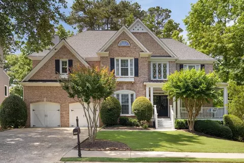 2030 Darien Park Dr, Roswell, GA 30076