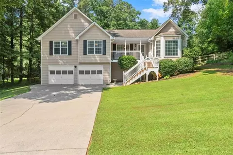15 Miners Pt SE, Acworth, GA 30102