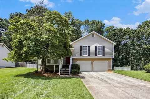 169 Grapevine Dr, Douglasville, GA 30134