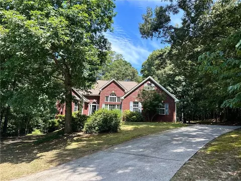 206 Royal Crest Dr, Braselton, GA 30517