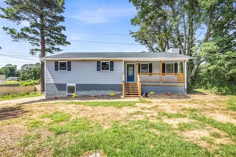6607 Forestdale Ln, Douglasville, GA 30135