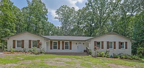 2546 N Crestview Dr, Grayson, GA 30017