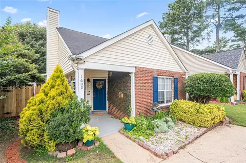 1602 Buckingham Pl, Woodstock, GA 30188
