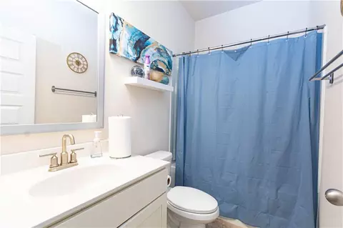 Bath - 905 Eldridge Rd, Hampton, GA 30228 photo 3 of 3