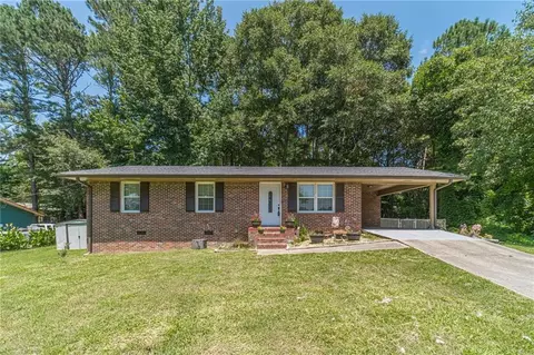 140 E Wright St, Winder, GA 30680